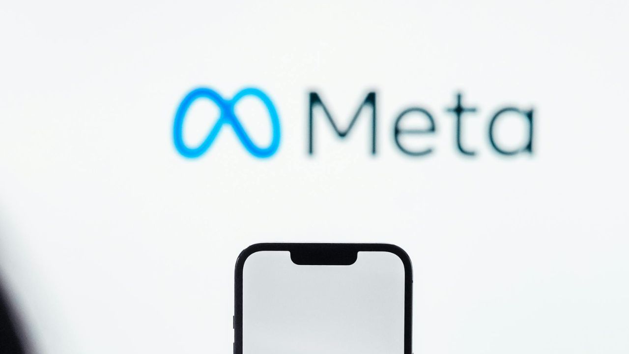 Meta do të shfaqë reklama bazuar në bisedat tuaja me inteligjencës artificiale