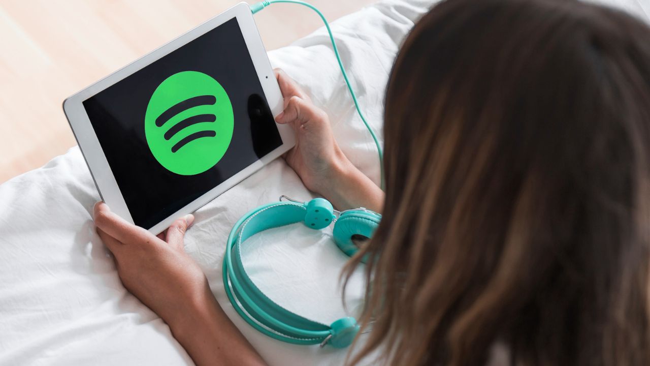 Spotify po bashkëpunon me Netflix për një marrëveshje për shpërndarjen e videove të podkasteve
