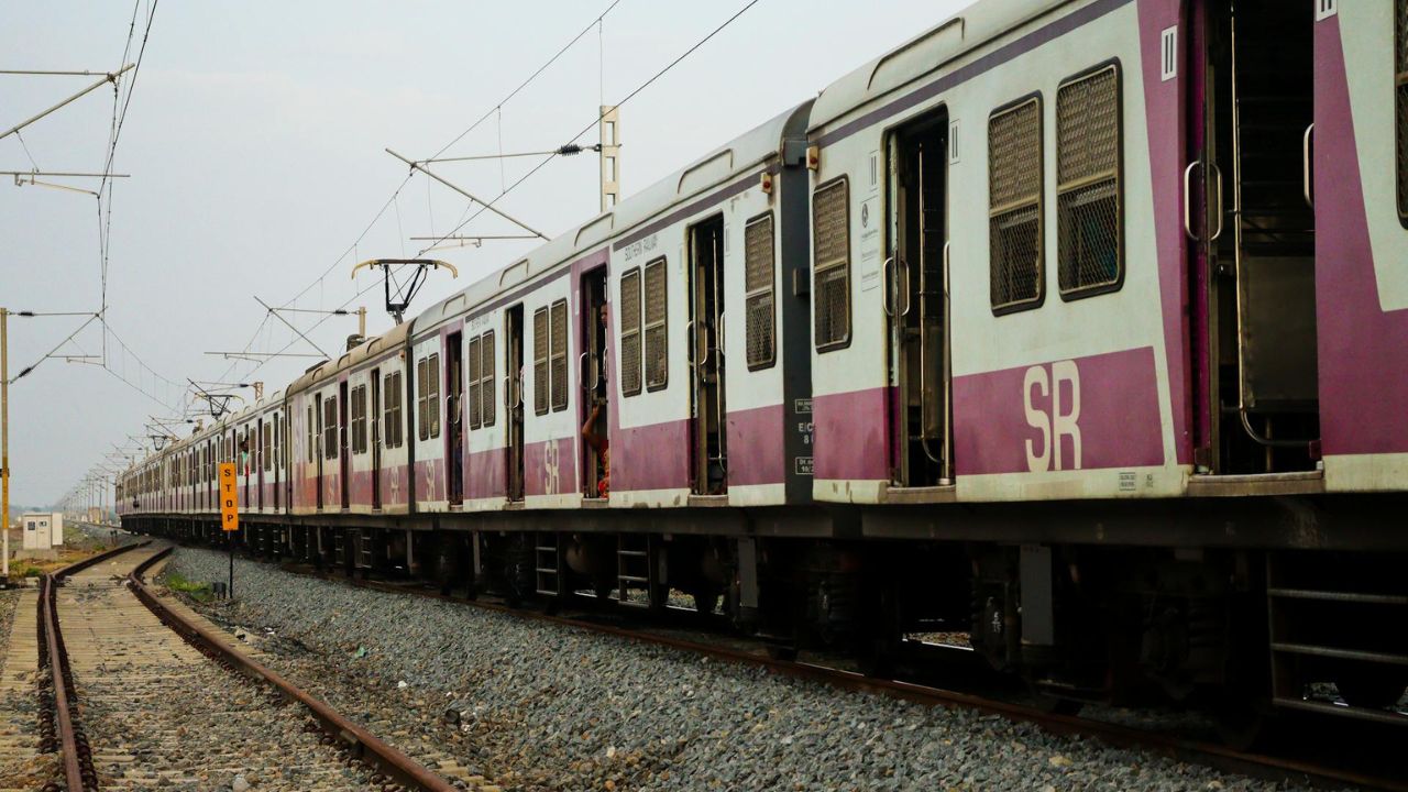 Vendet ku vagonat e trenave janë të ndarë gra dhe burra