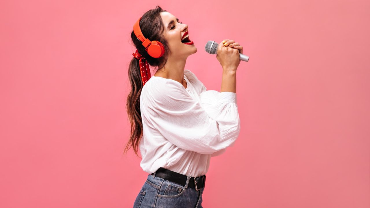 Pse të kënduarit është çuditërisht i mirë për shëndetin tuaj