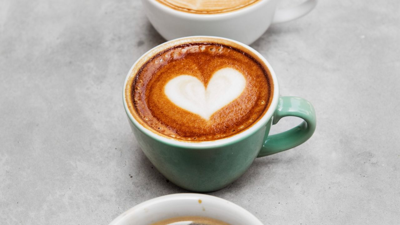 Studimi – Tek këta njerëz, 3 deri në 4 filxhanë kafe çdo ditë ngadalësojnë plakjen biologjike