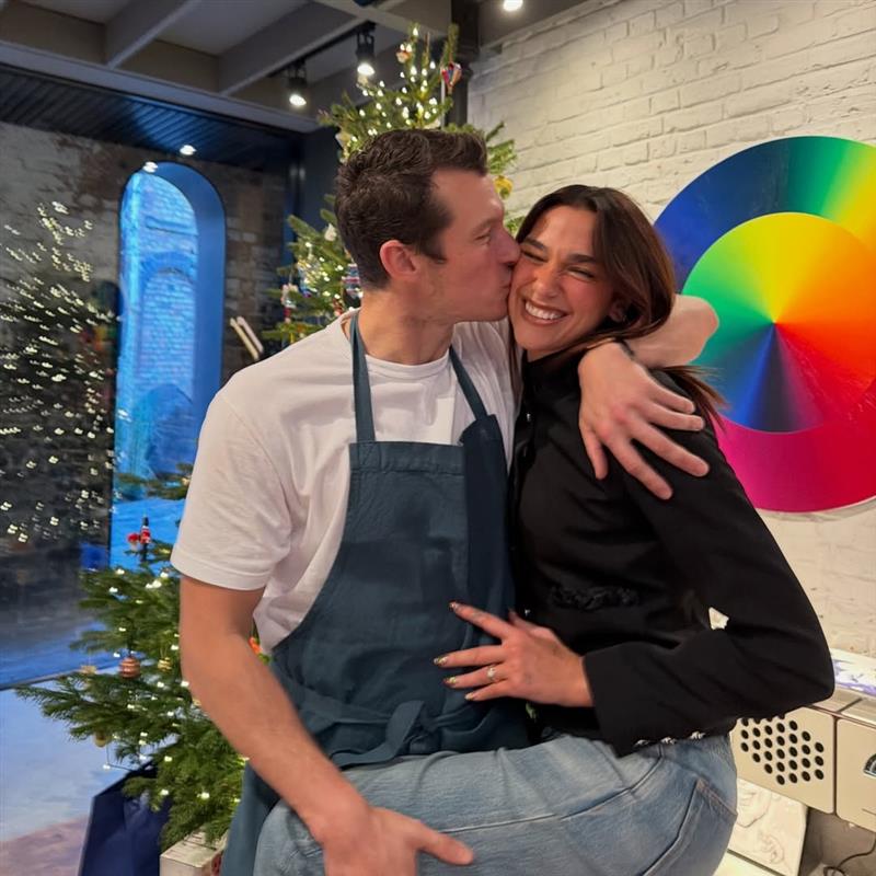 Dua Lipa dhe Callum Turner përballen me paparacët në Paris: momenti që rihapi debatin për privatësinë e tyre