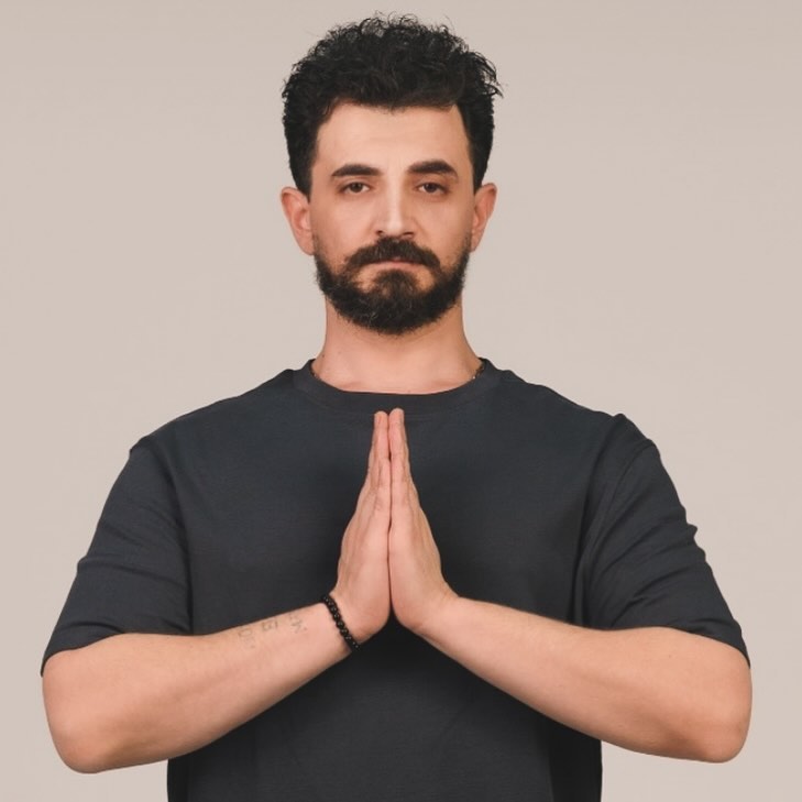 Albano Bogdo zbulon debatet në shtëpi për Gridën: “Mamaja u mërzit kur mora ftesën për podcast”