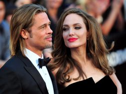 Brad Pitt y Angelina Jolie llegan a la alfombra roja de los Premios de la Academia 84 ª en el centro de Hollywood y las montañas en la sección Hollywood de Los Angeles en febrero 26, 2012. UPI / Kevin Dietsch