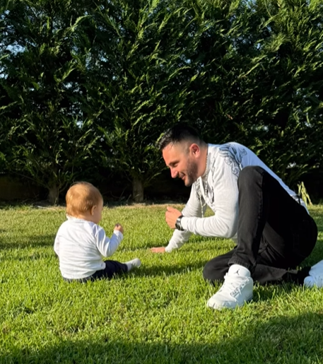Në ditëlindjen e të birit, Bes Kallaku zgjodhi këto fjalë për ta uruar