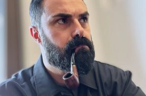 Një llullë për Xhikun do ta ndezbuzët po më bëhen zjarrdua të të shkruajmalli muamë ka marrëDo t