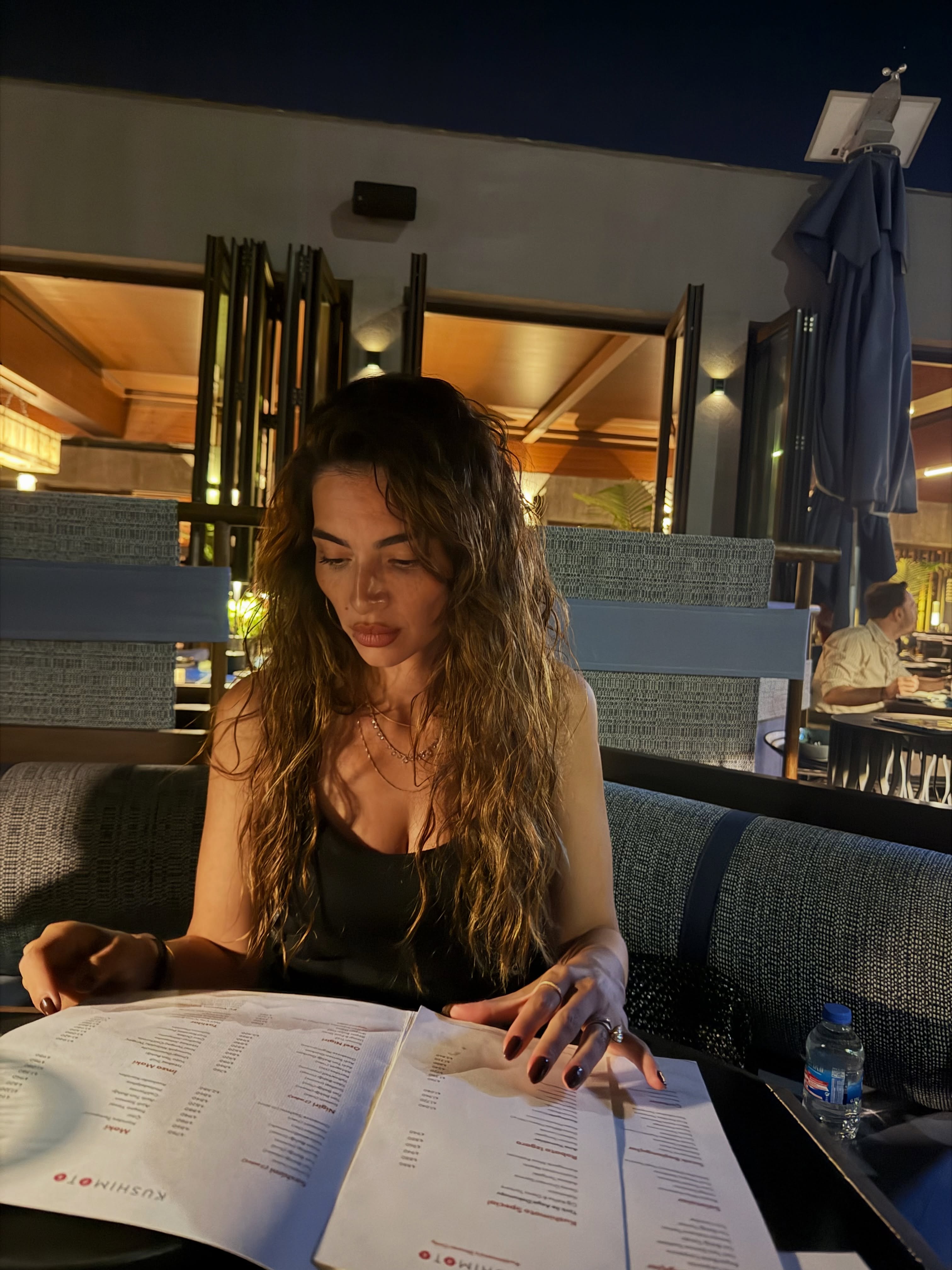 “Nuk më pëlqente ajo që shihja në pasqyrë”, Melisa Aslı Yazıcı rrëfen pasiguritë për pamjen